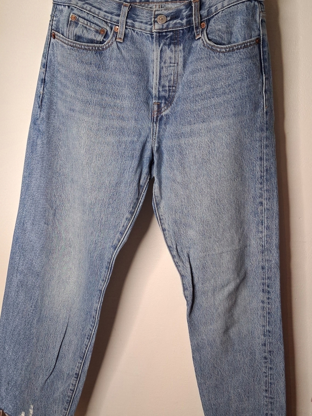 Levi’s Premium Wedgie Womens Jeans High Rise Straight Raw Hem Size 26